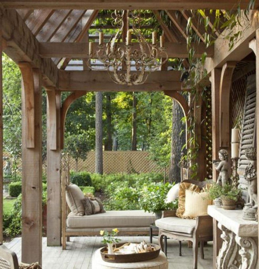 Терраса с колоннами к дому