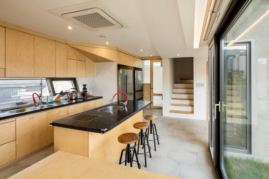 Квартира внутри кухня