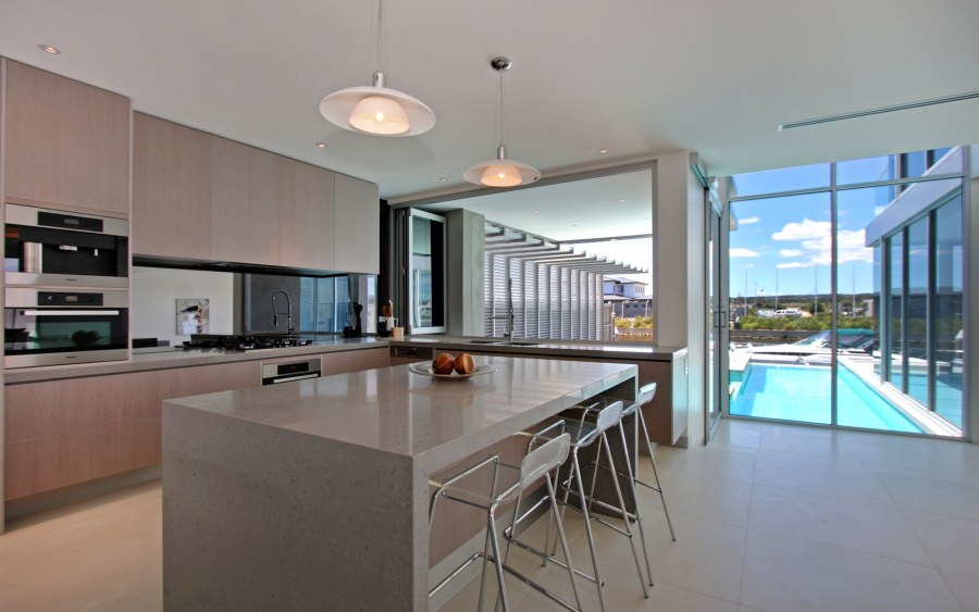 Квартира внутри кухня