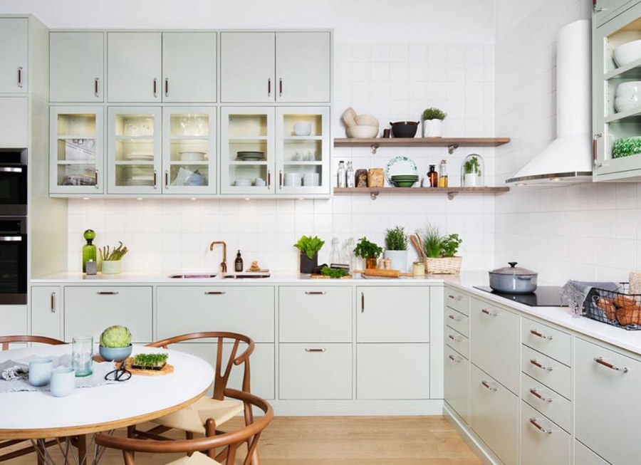 Мятная кухня в скандинавском стиле