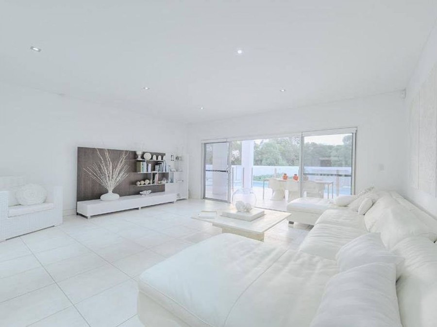 Полностью белый интерьер