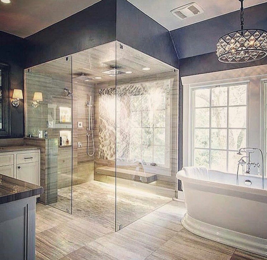 Модные душевые комнаты