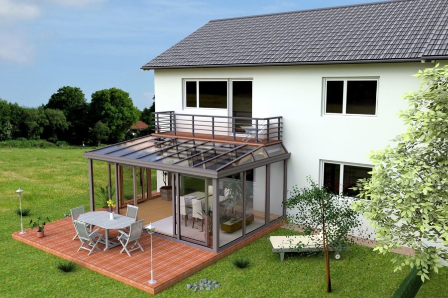 Балкон над террасой