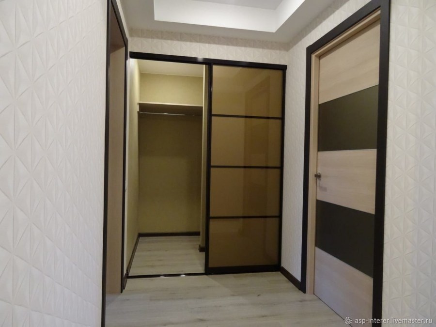Гардеробные двери купе