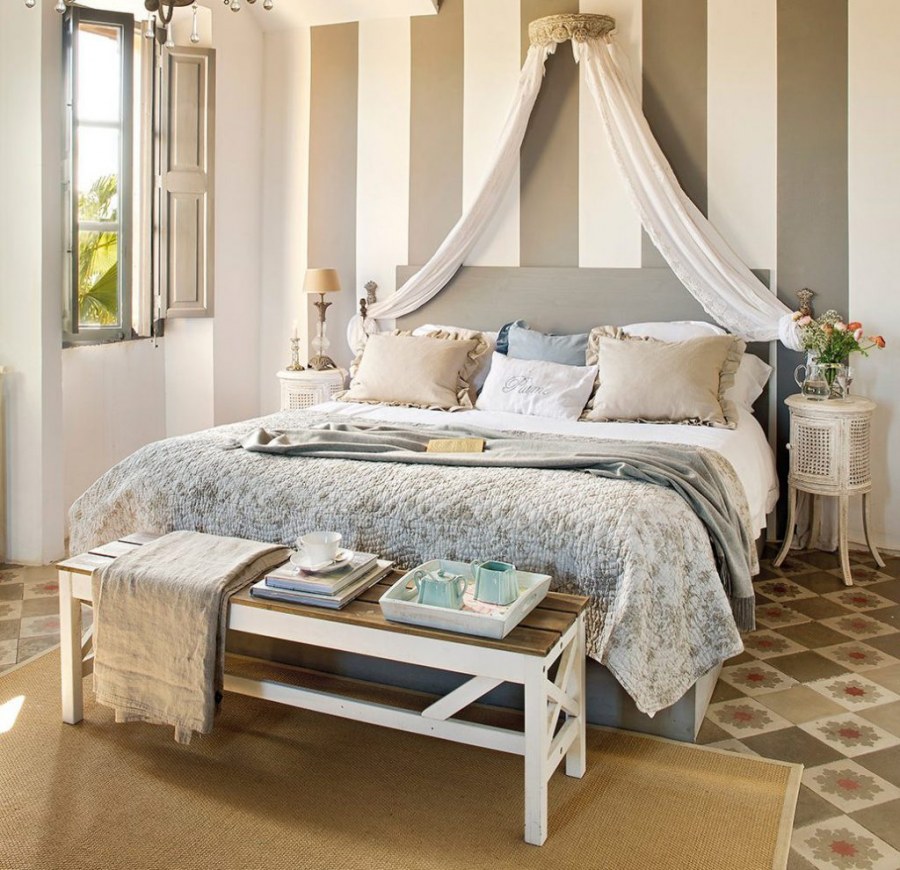 Мансардная спальня в средиземноморском стиле