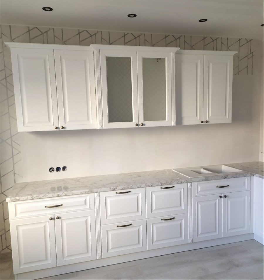 Кухня белая эмаль матовая Неоклассика