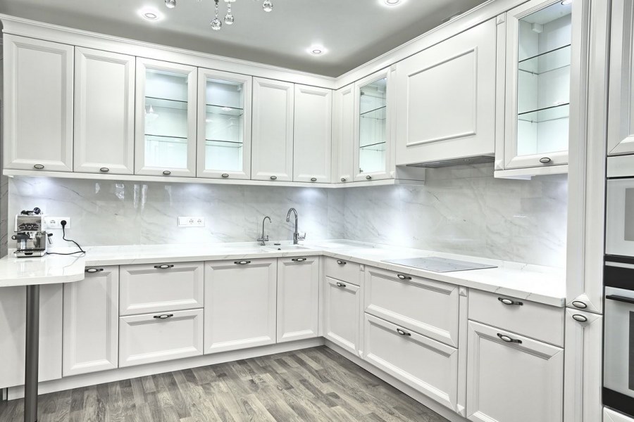 Белая кухня Неоклассика 2020 патина