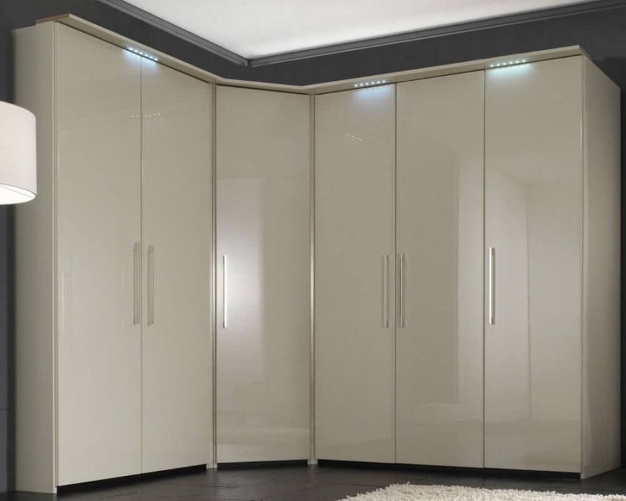 Угловой шкаф распашной