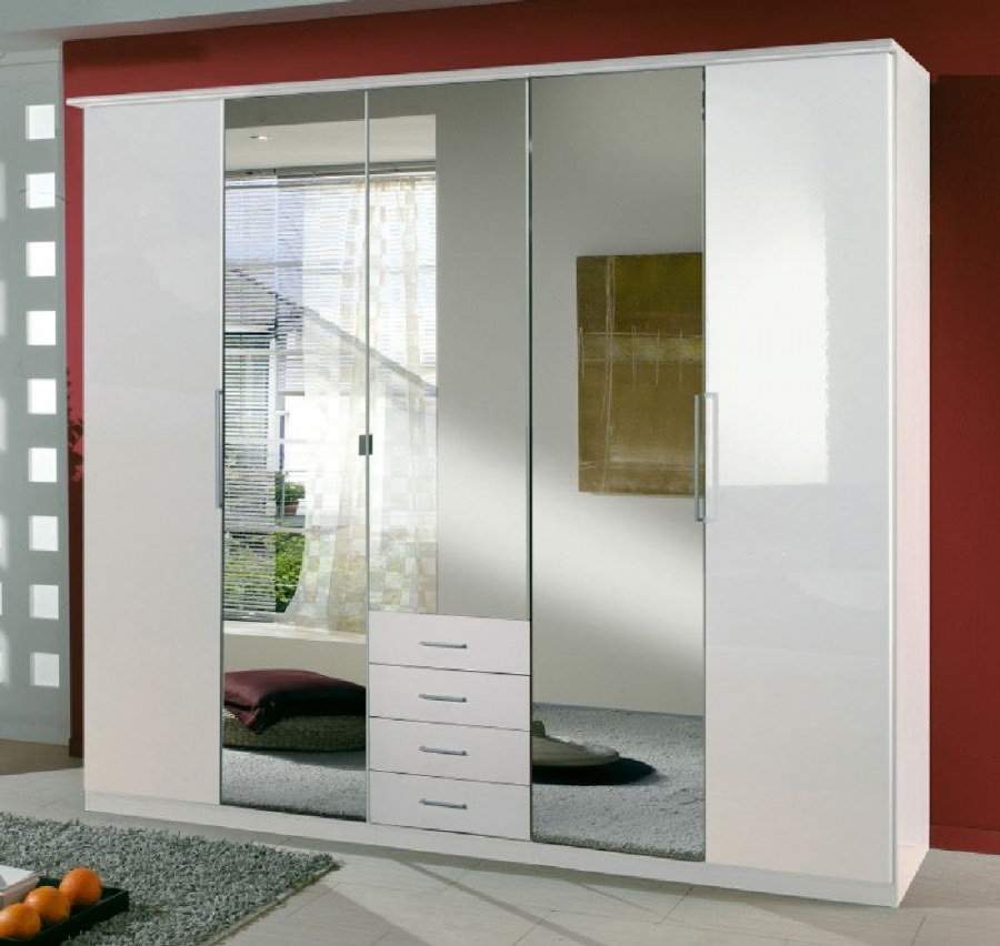 Шкаф с распашными дверями с зеркалом