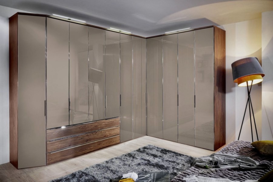 Дизайнерские шкафы в спальню