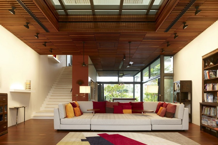 Отделка потолка в частном доме