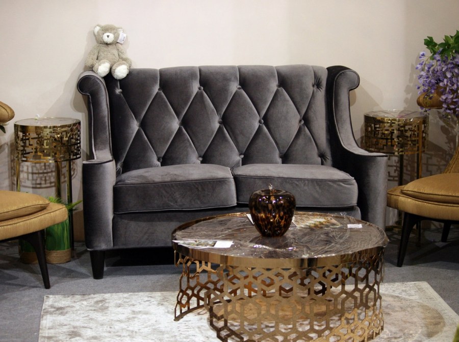 Диван из велюра