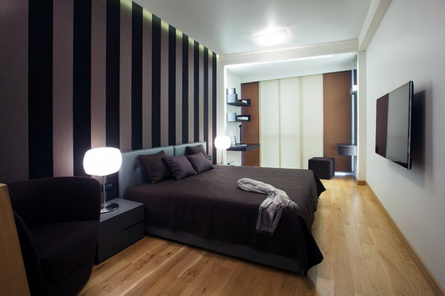 Интерьер маленькой мужской спальни