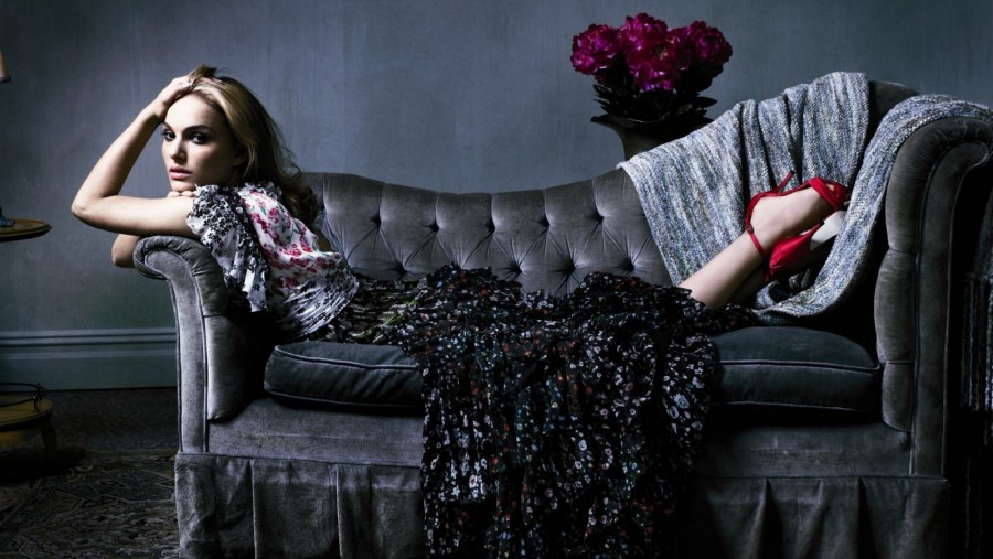 Натали Портман босиком