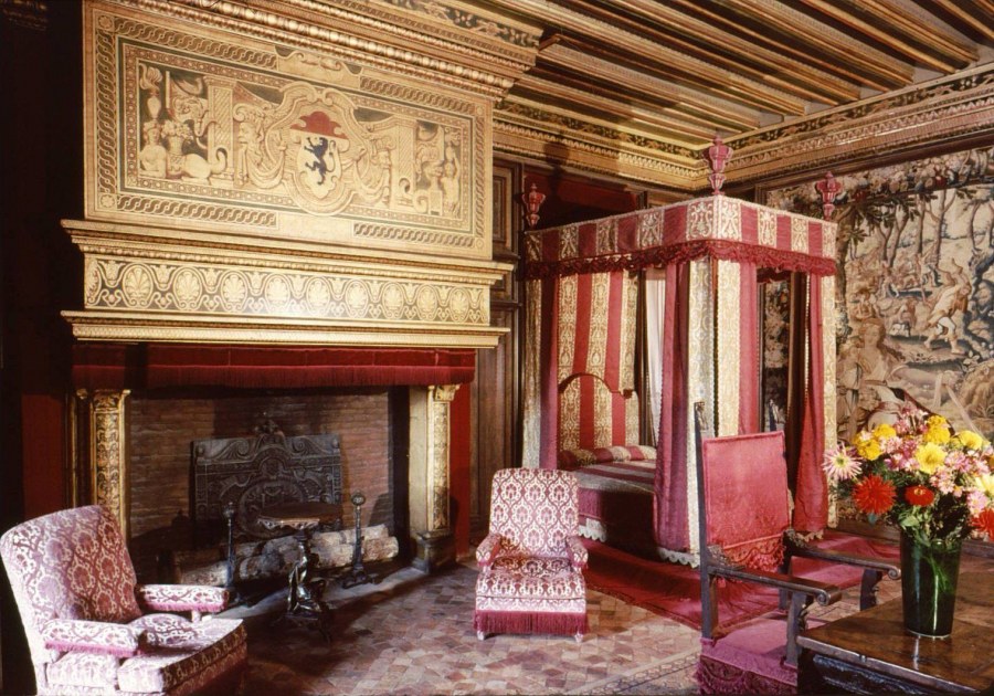 Дворец Шамбор Франция 17 век интерьер камин