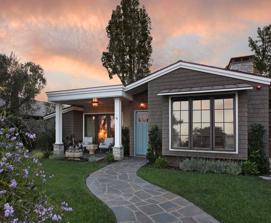 Небольшой одноэтажный дом