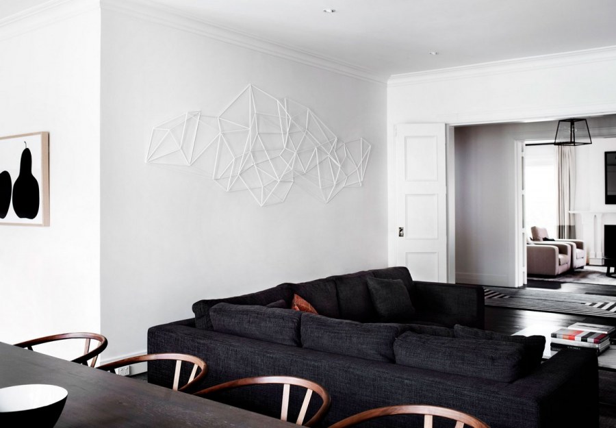 Контрастный интерьер чёрно белый