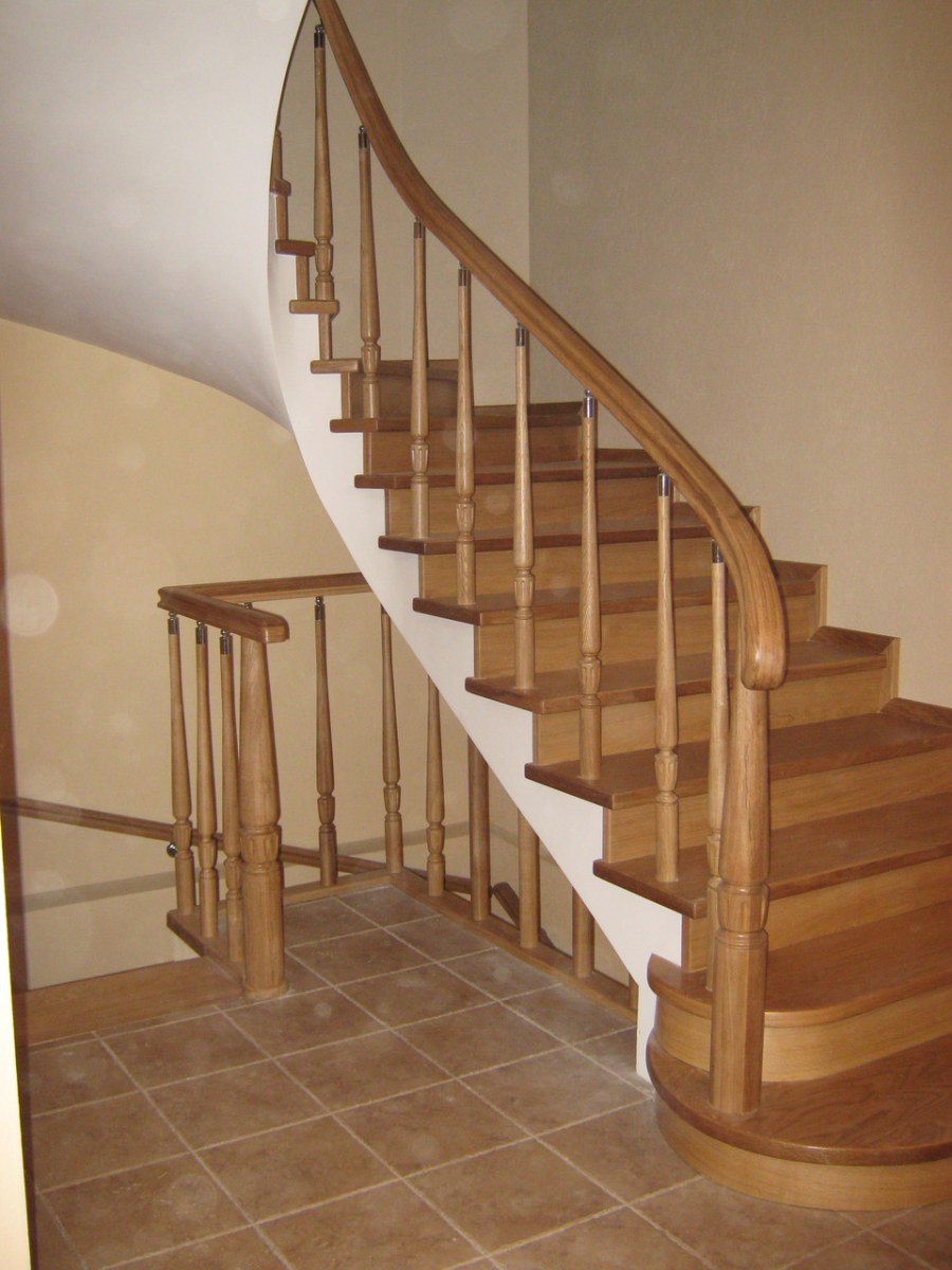 Отделка бетонной лестницы деревом