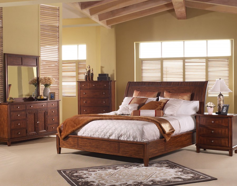 Светло коричневая мебель