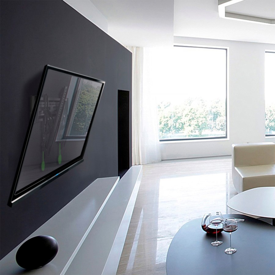 Телевизор на стене