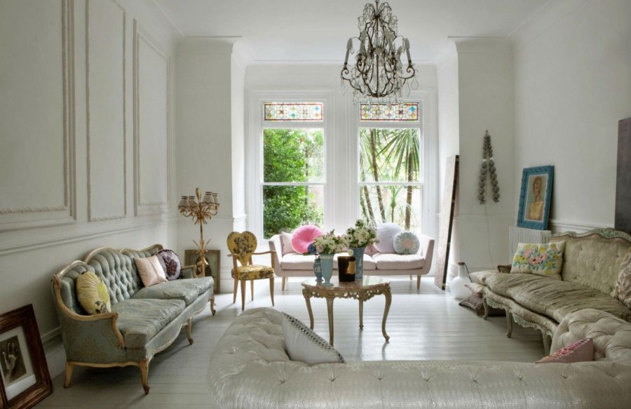 Интерьер французской гостиной комнаты