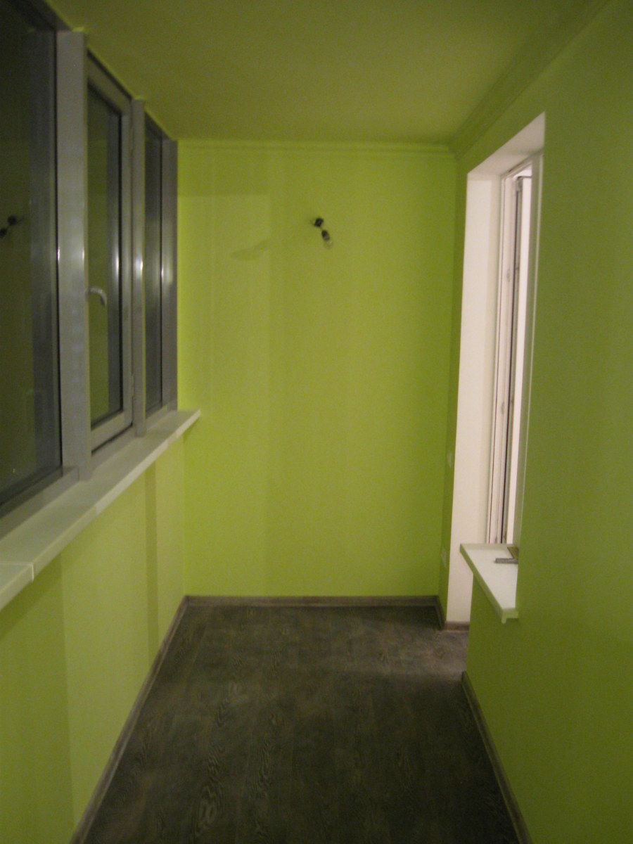 Покраска балкона