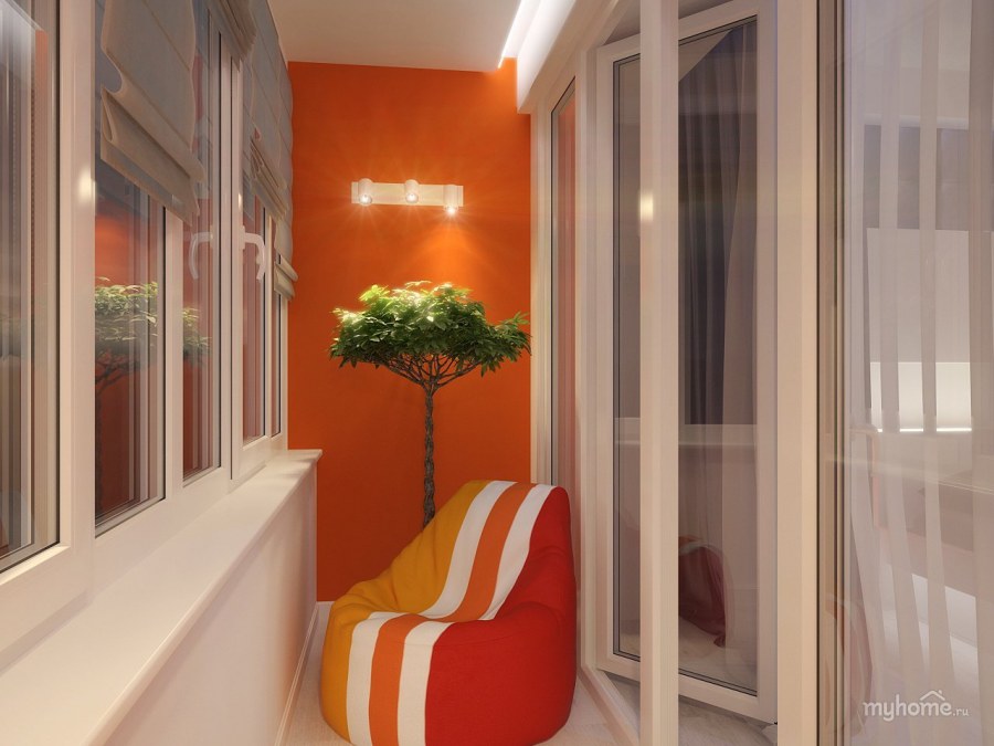 Яркий балкон