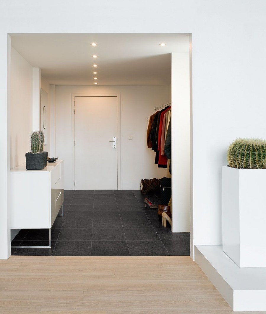 Ламинат в прихожей