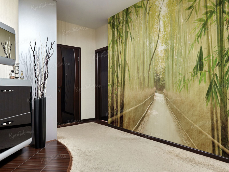 Бамбуковые обои в интерьере прихожей