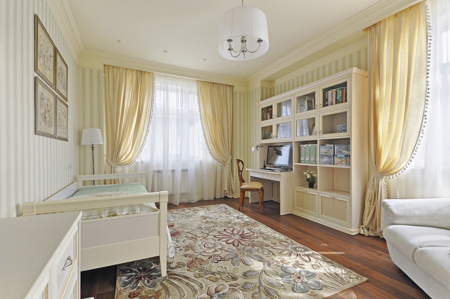 Шторы для зонирования детской в классическом стиле