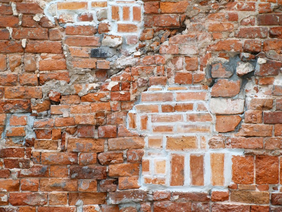 Кирпичные развалины