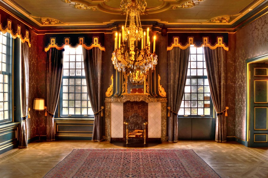 Бальный зал викторианского особняка