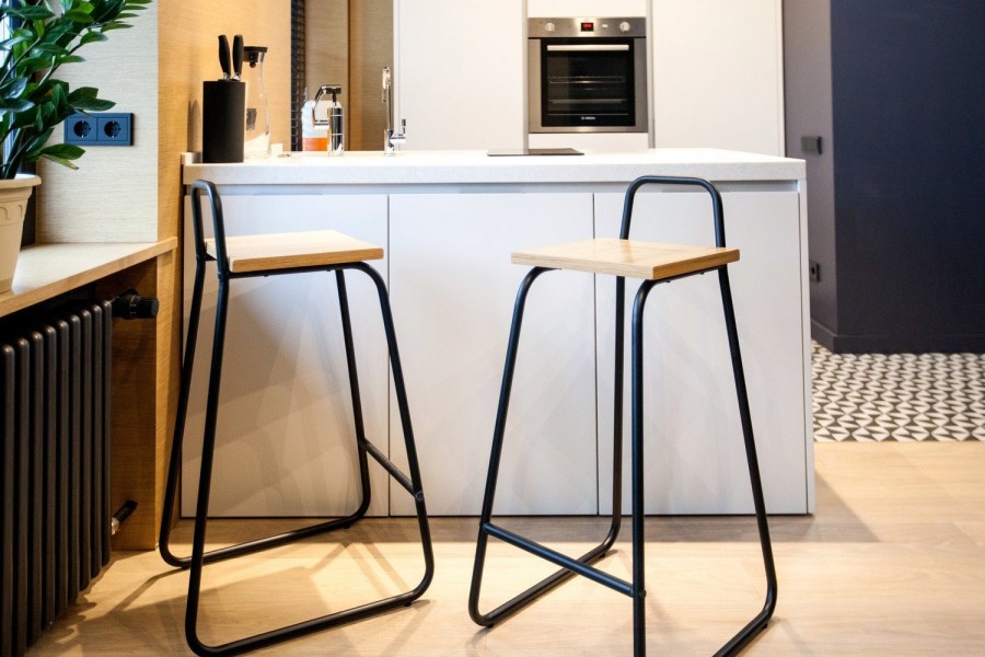 Барный стул баухаус темный шпон