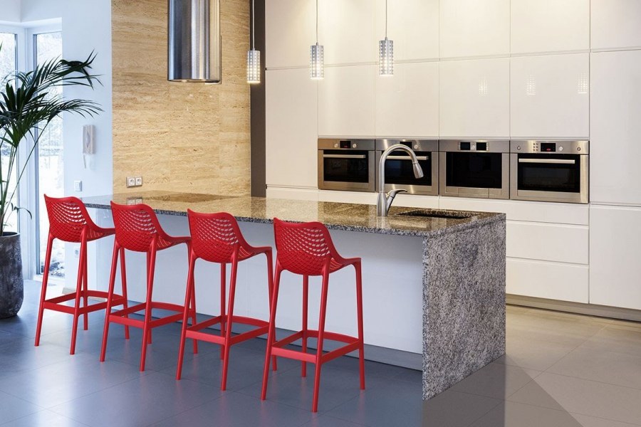 Барные стулья в интерьере