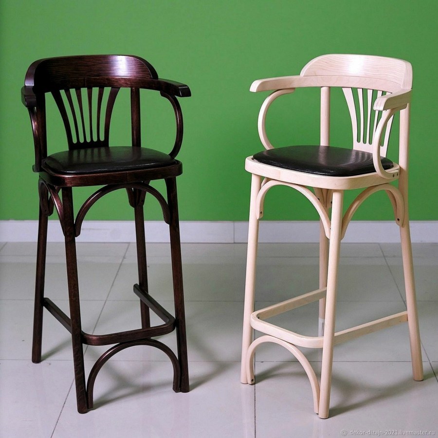 Барные стулья из дерева