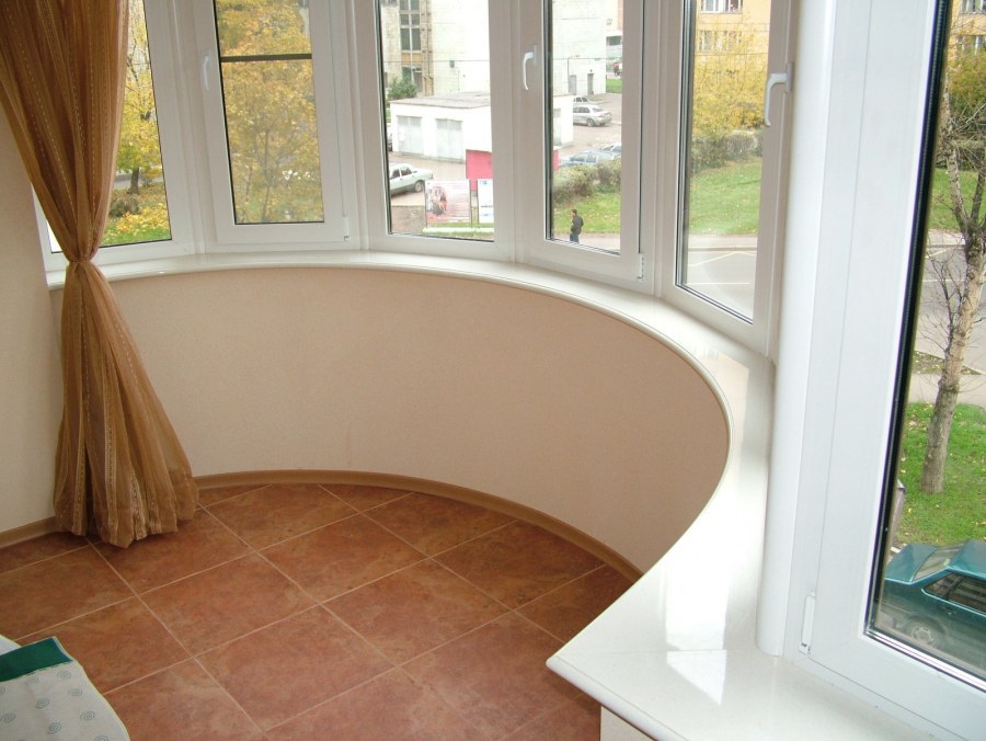 Эркерный подоконник из искусственного камня