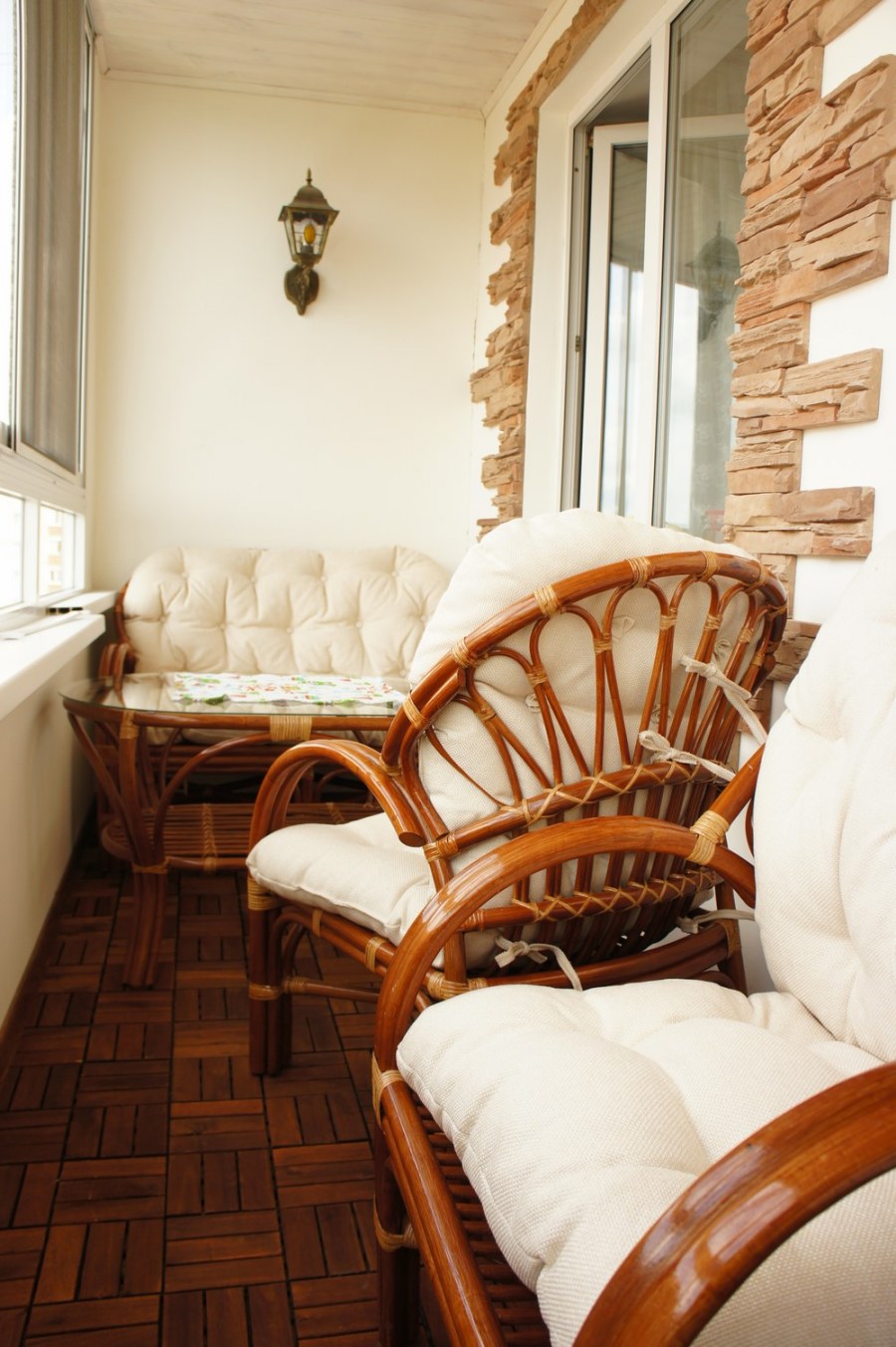 Застекленный полукруглый балкон