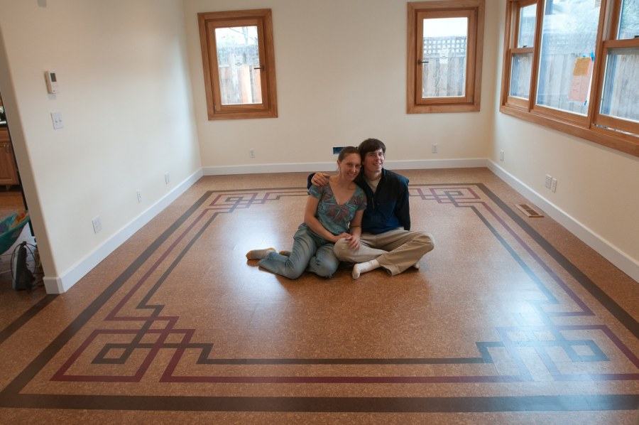 Пробковое покрытие для пола в зале