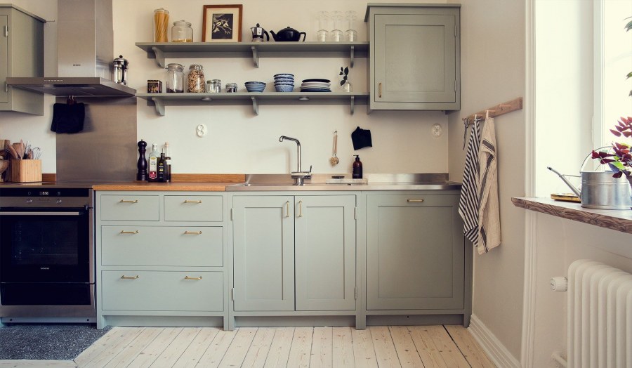 Кухня Лерхюттан в интерьере серая