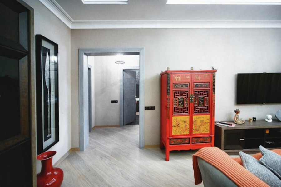 Шкаф в китайском стиле красный