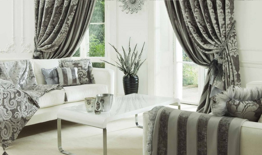 Итальянские шторы в интерьере гостиной