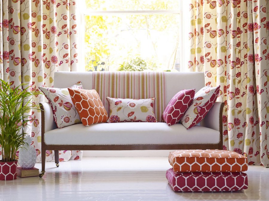 Диван и шторы из одной ткани