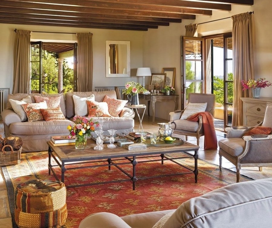 Уютная гостиная в частном доме