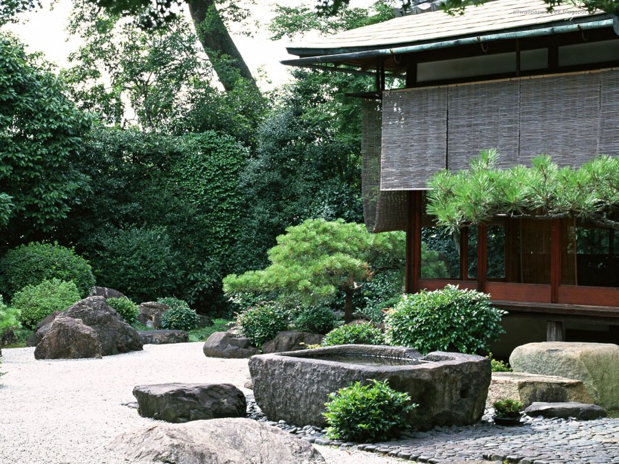 Освещение в японском стиле в саду