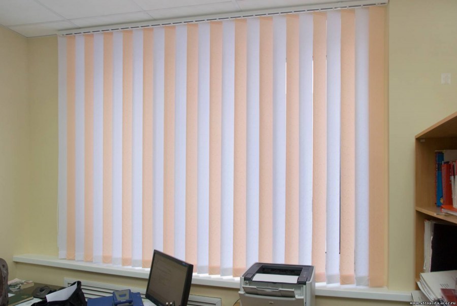 Жалюзи вертикальные двухцветные