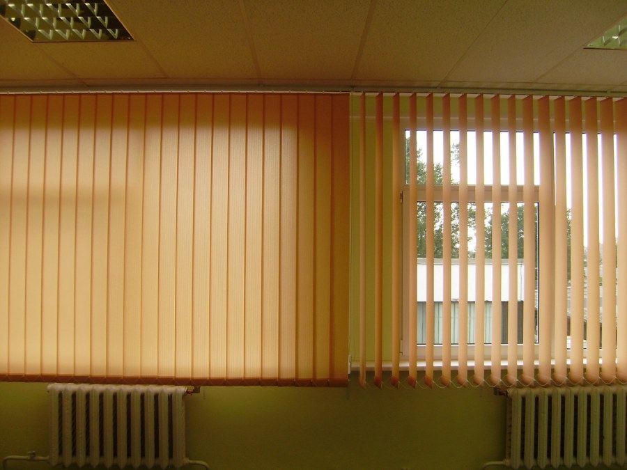 Жалюзи на окна вертикальные