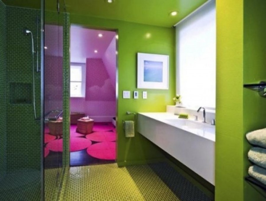 Ванная комната в ярких тонах
