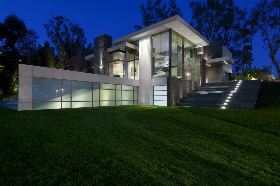 Современный особняк