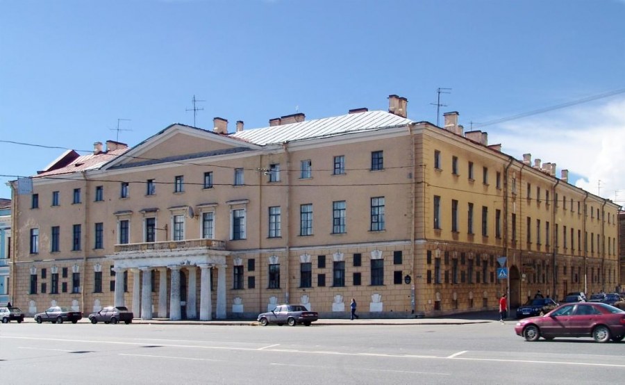 Академика Павлова 10