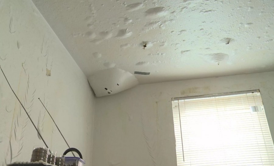Потолок из гипсокартона после затопления